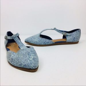TOMS t-strap flats